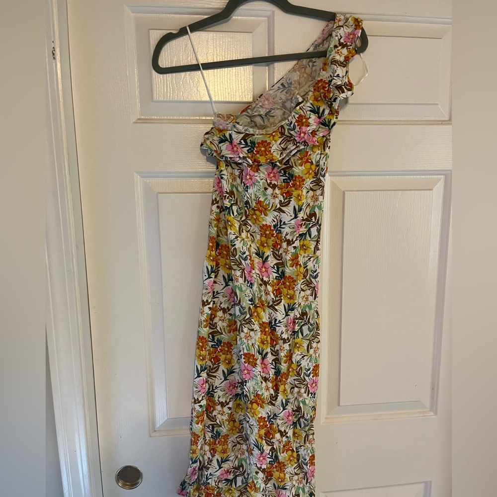 Sadie and sage long off the shoulder dress with cutout back